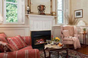 Bed and breakfast Arrowhead