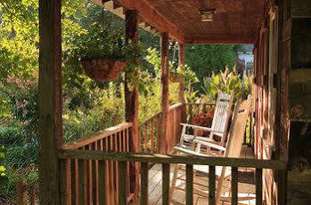 Arrowhead Bed and breakfast 4*
